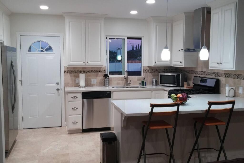 Сasa de vacaciones Family Getaway 3 Bedroom 2 Bath In Lomita, Ca. Los Ángeles